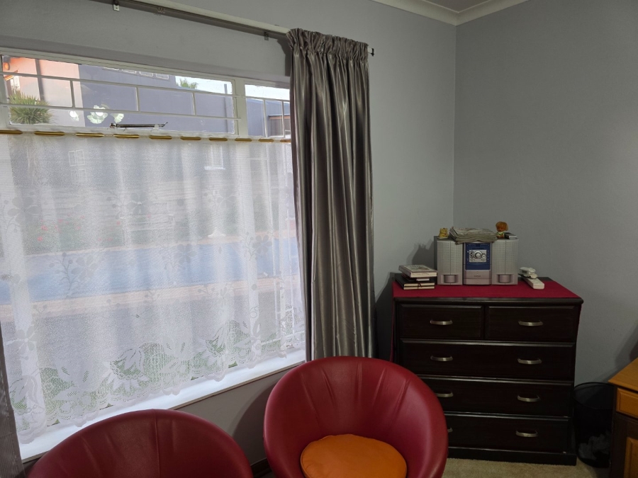 4 Bedroom Property for Sale in Heuwelsig Free State